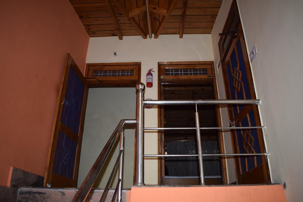 Star Guest House Найнитал Экстерьер фото